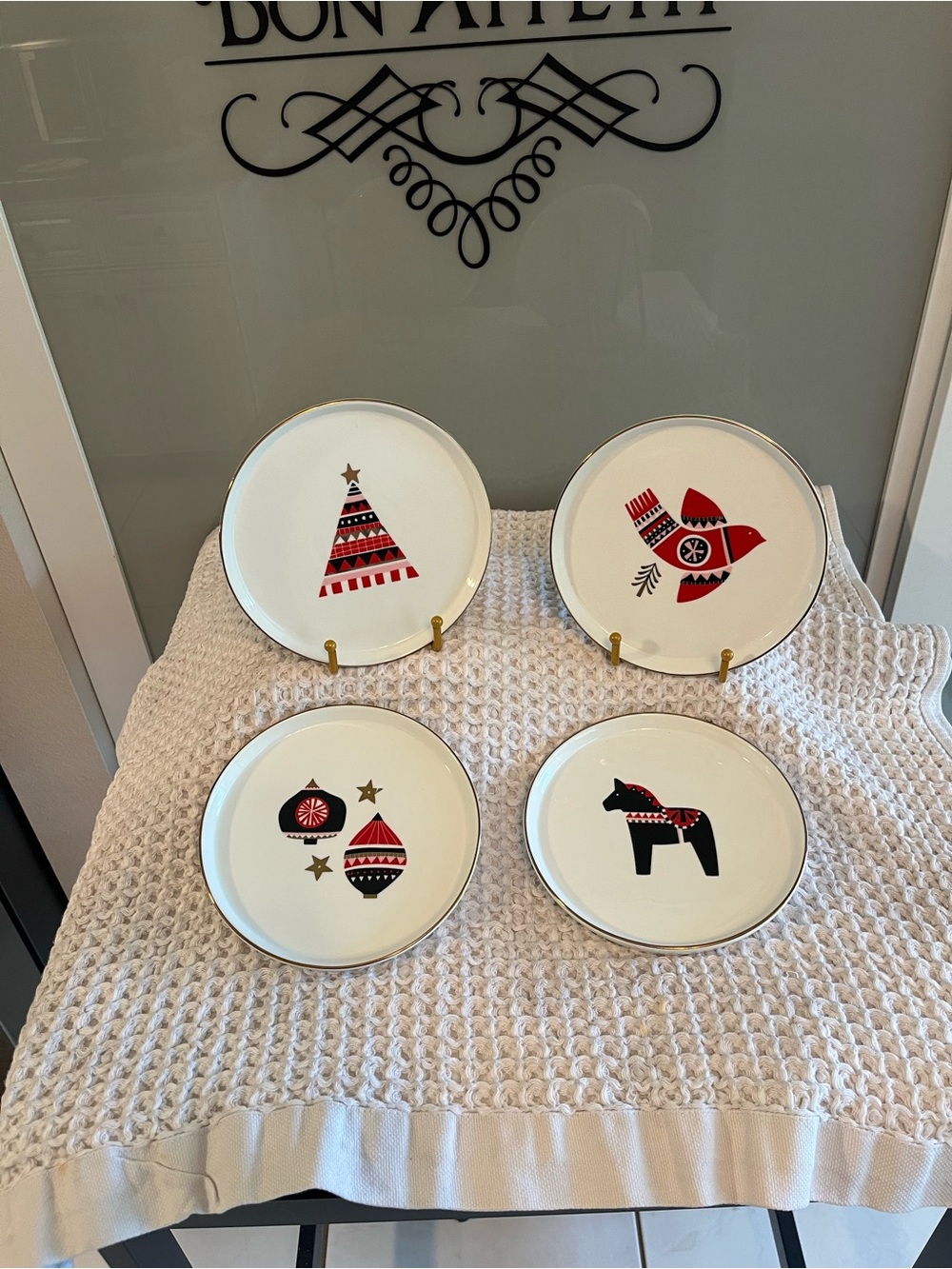 Project 62 White Holiday Accent Plates with Red and Black Motifs 428